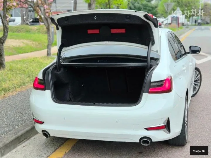 BMW 3-Series 6