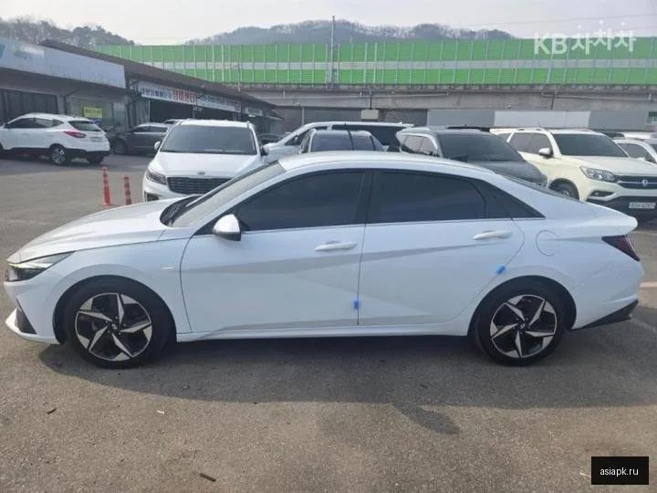 Hyundai Avante 3