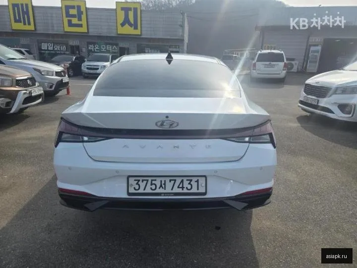 Hyundai Avante 5