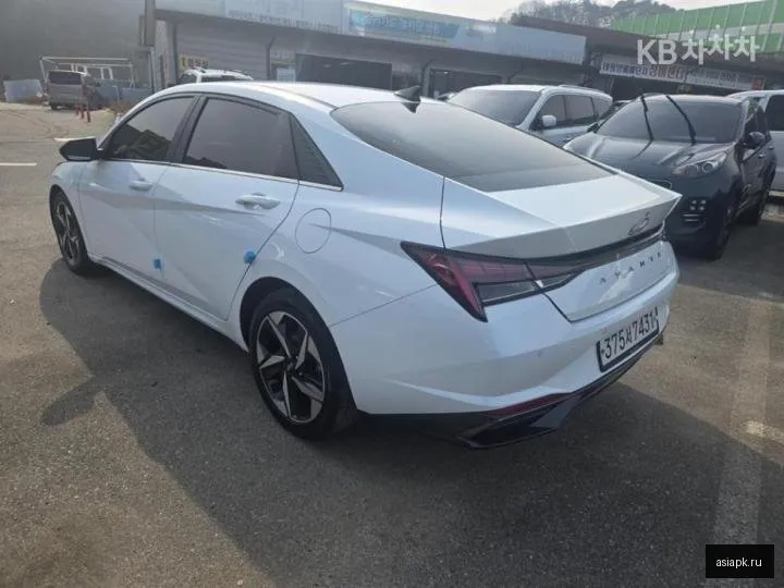 Hyundai Avante 4