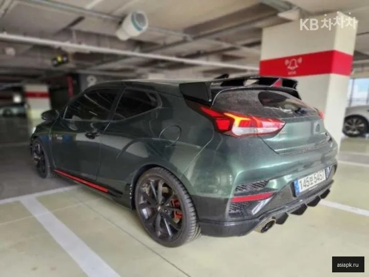 Hyundai Veloster 5