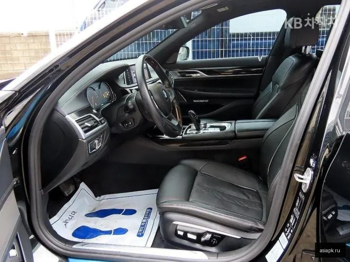 BMW 7-Series 5