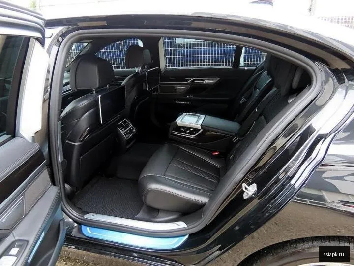 BMW 7-Series 6