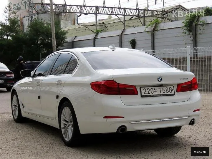 BMW 5-Series 3