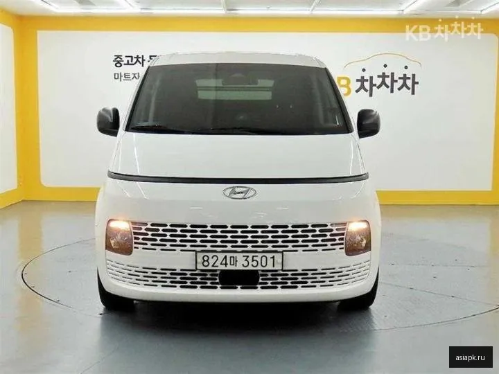 Hyundai Staria 3