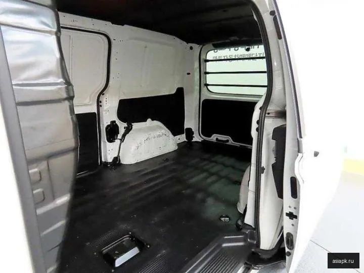 Hyundai Staria 6