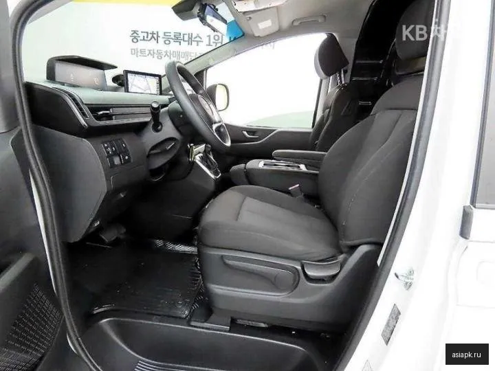 Hyundai Staria 5