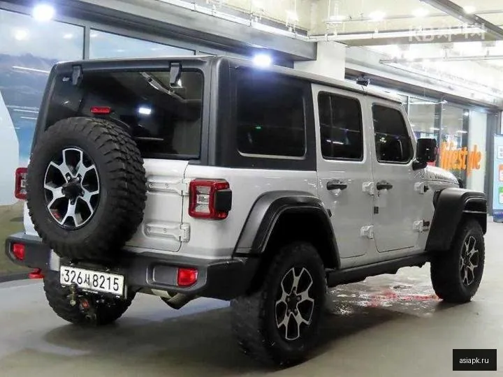 Jeep Wrangler 4