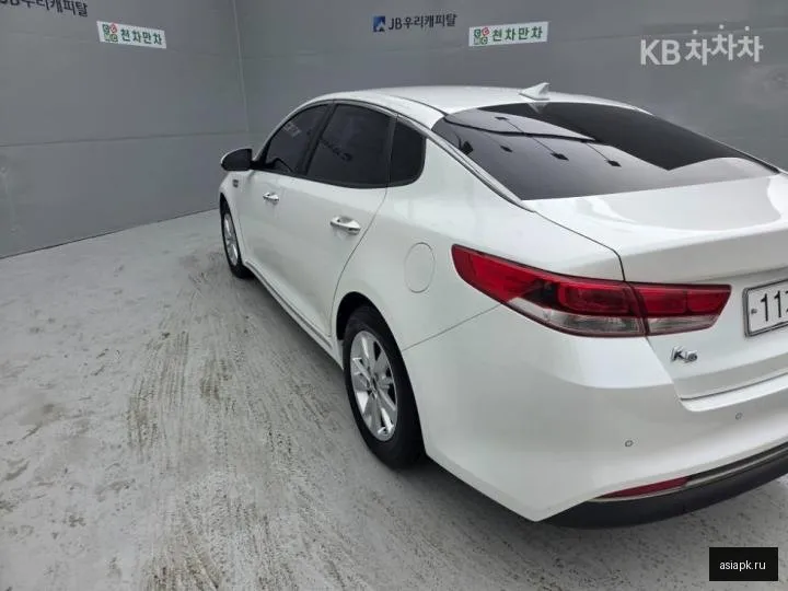 Kia K5 3
