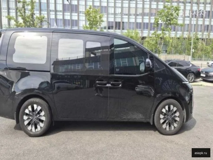 Hyundai Staria 3