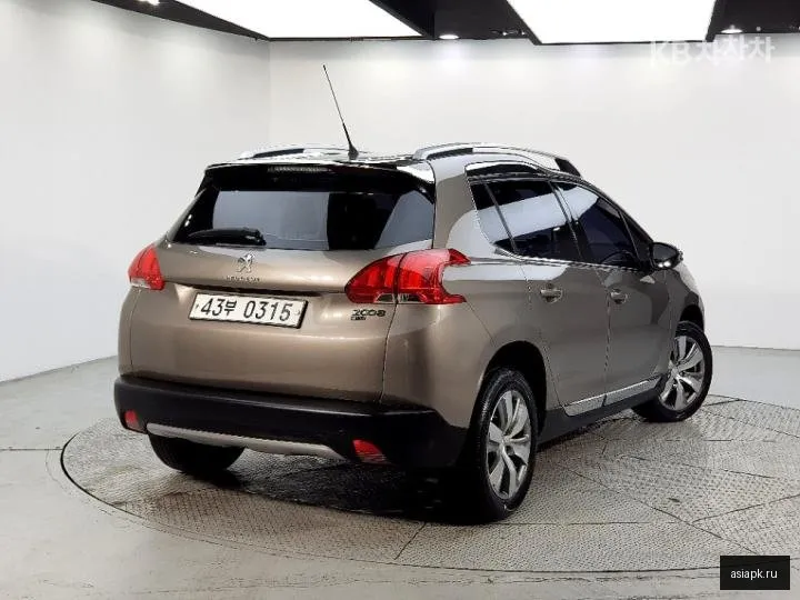 Peugeot 2008 4