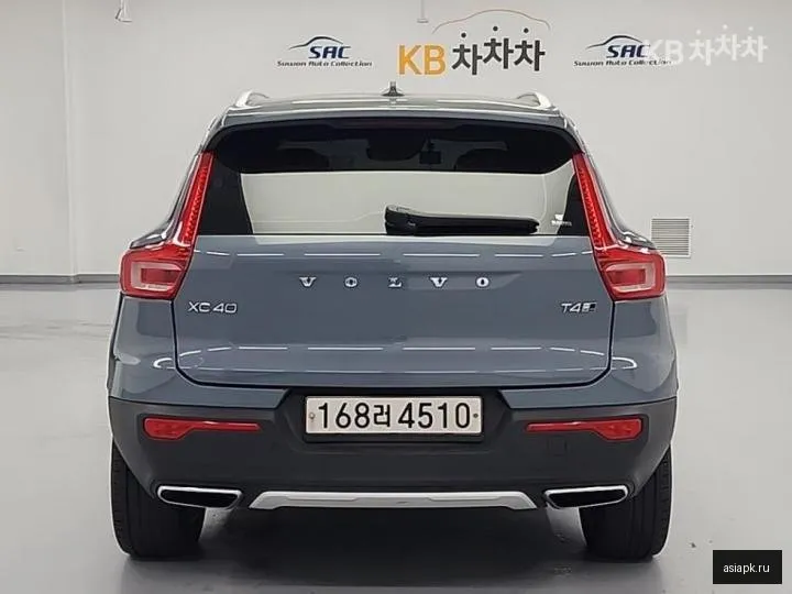 Volvo XC40 3