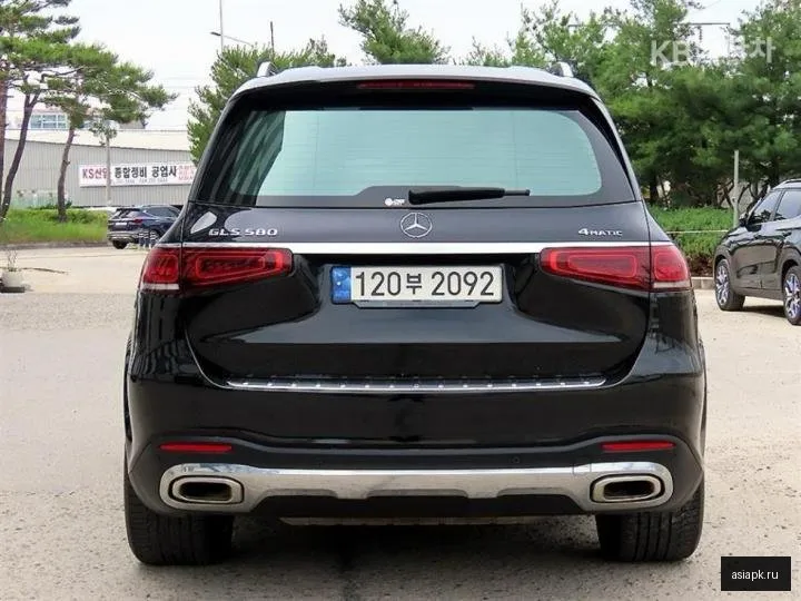 Mercedes-Benz GLS-Class 4