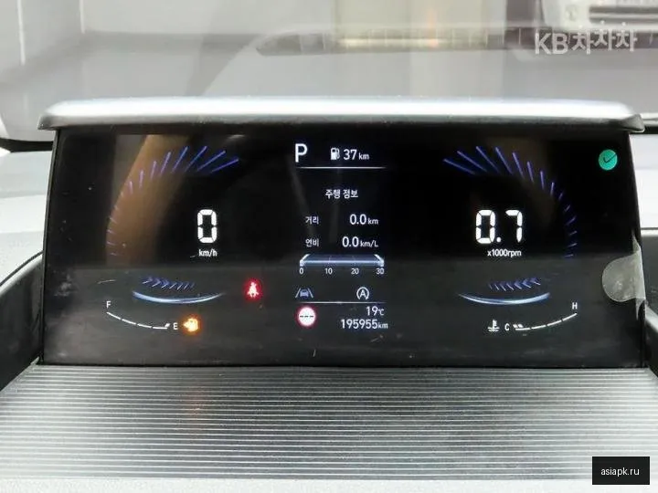 Hyundai Staria 6