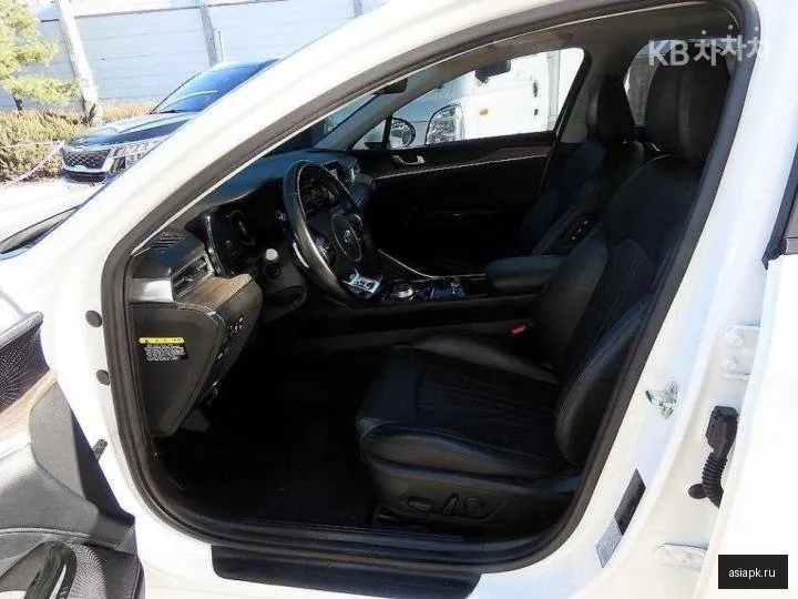 Kia K5 5