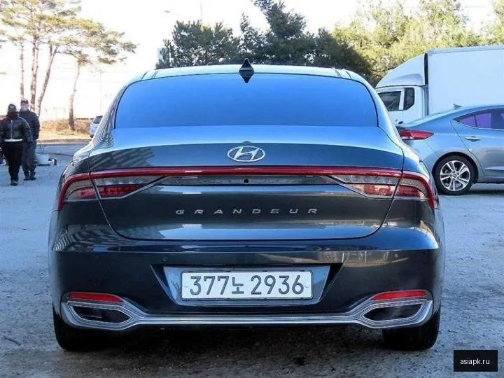 Hyundai Grandeur 4