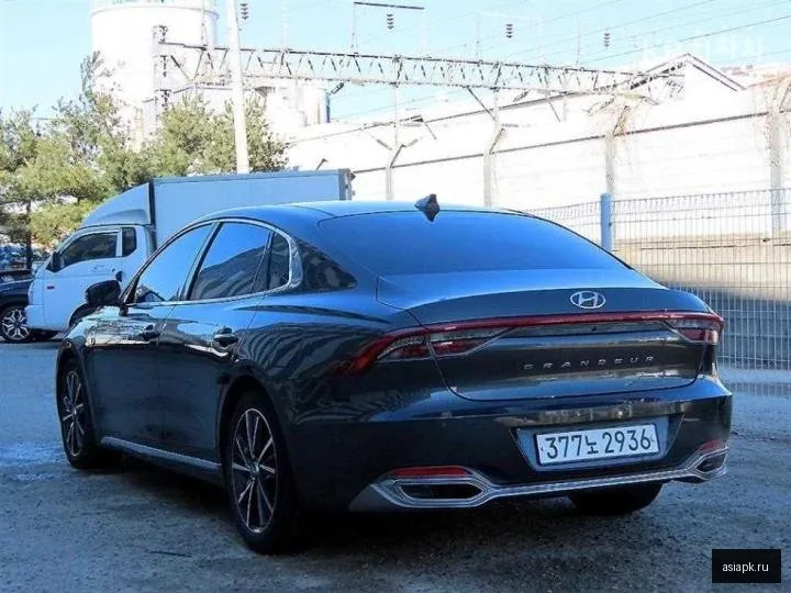 Hyundai Grandeur 3