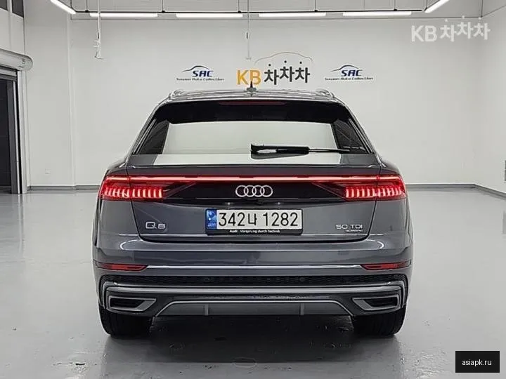 Audi Q8 3