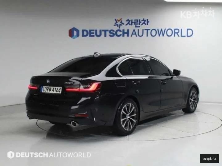 BMW 3-Series 2