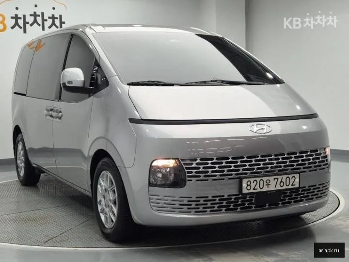 Hyundai Staria 4