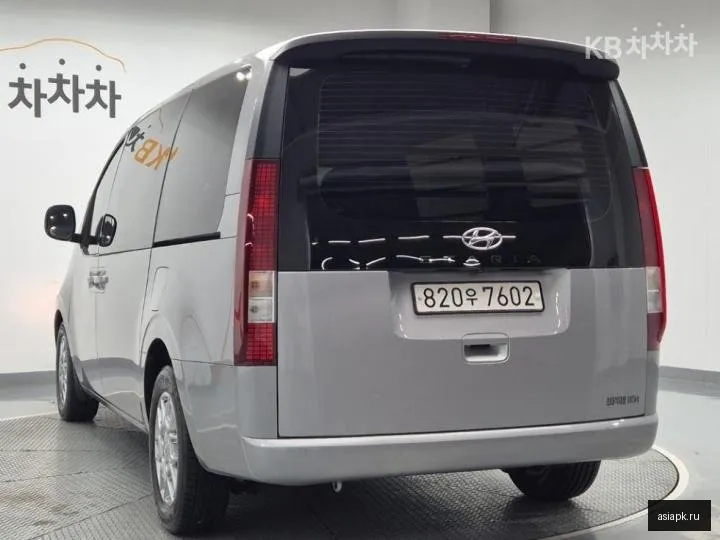 Hyundai Staria 2