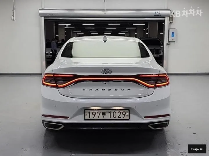 Hyundai Grandeur 3