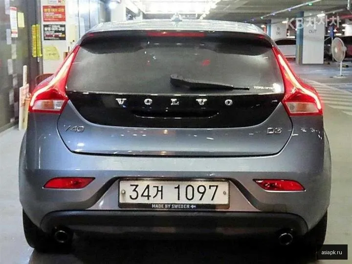 Volvo V40 5