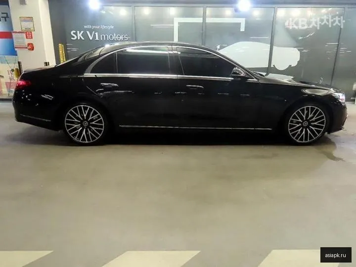 Mercedes-Benz S-Class 3