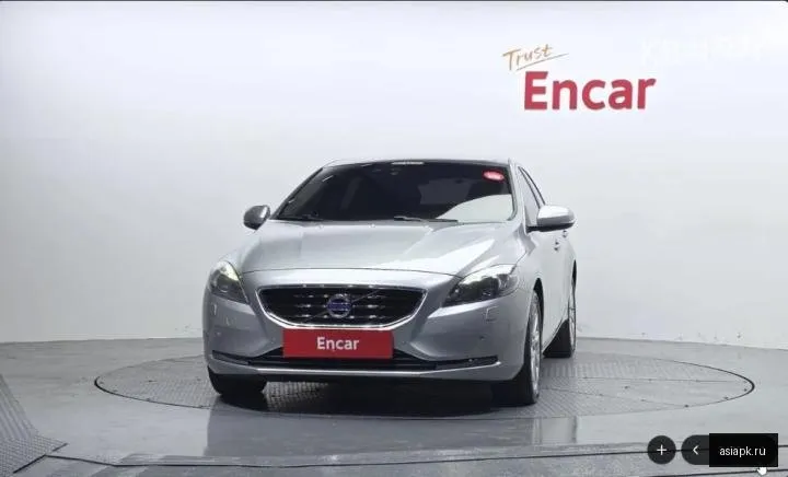 Volvo V40 3