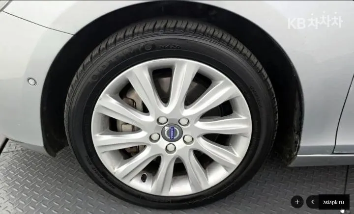 Volvo V40 5