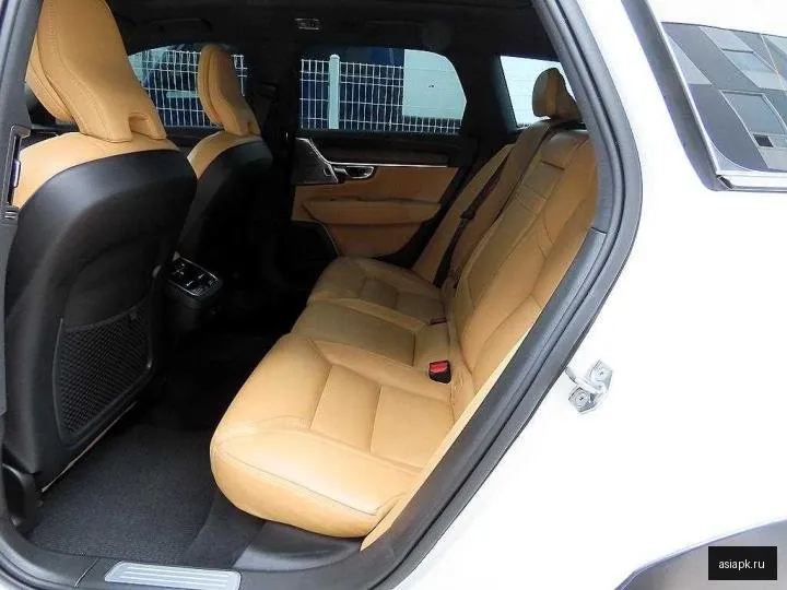 Volvo V90 6