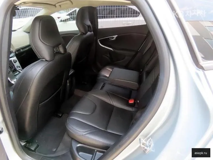 Volvo V40 6