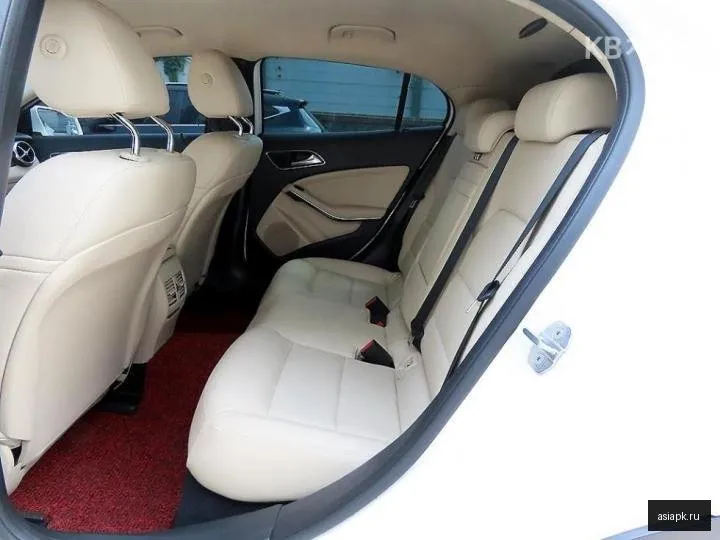 Mercedes-Benz GLA-Class 5