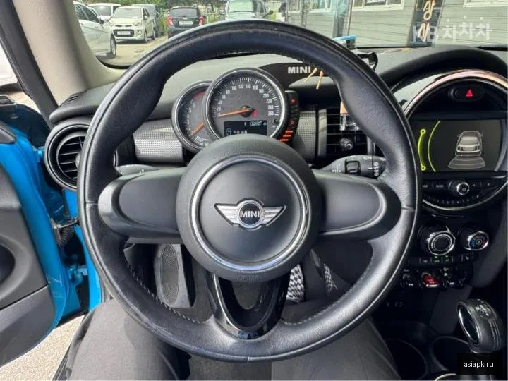 MINI Hatch 6