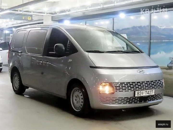 Hyundai Staria