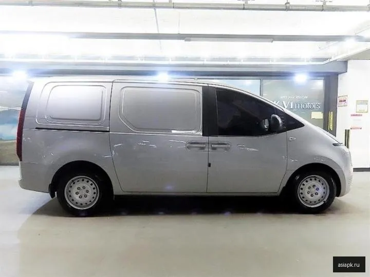 Hyundai Staria 3