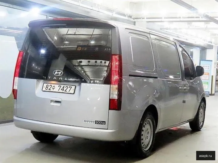 Hyundai Staria 4