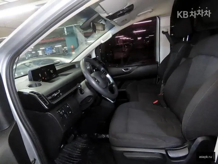 Hyundai Staria 6