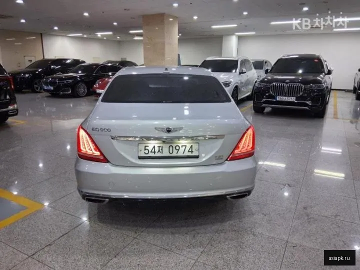 Genesis G90 4