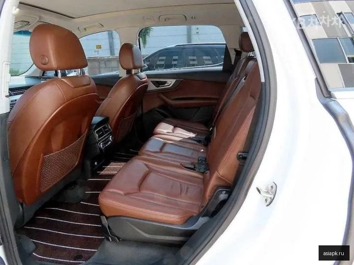 Audi Q7 6