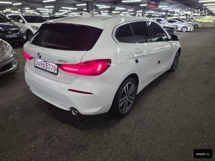 BMW 1-Series 6