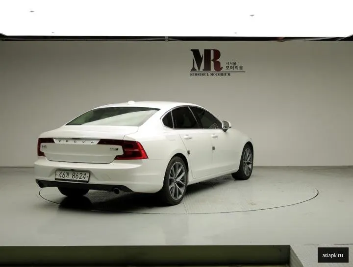 Volvo S90 3