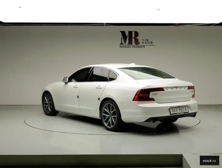 Volvo S90 4