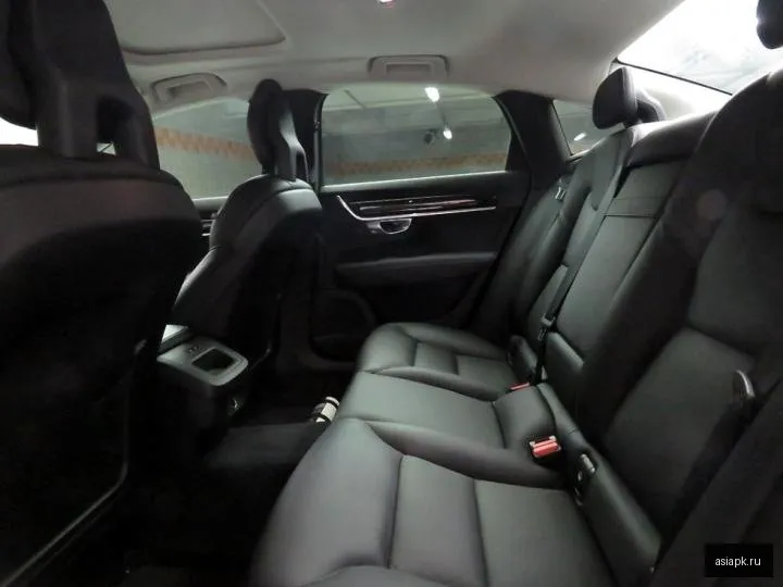 Volvo S90 6