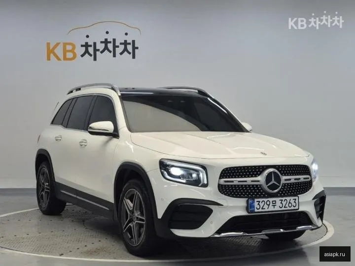 Mercedes-Benz GLB-Class 4
