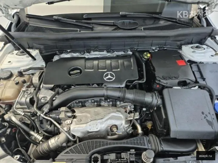 Mercedes-Benz GLB-Class 5