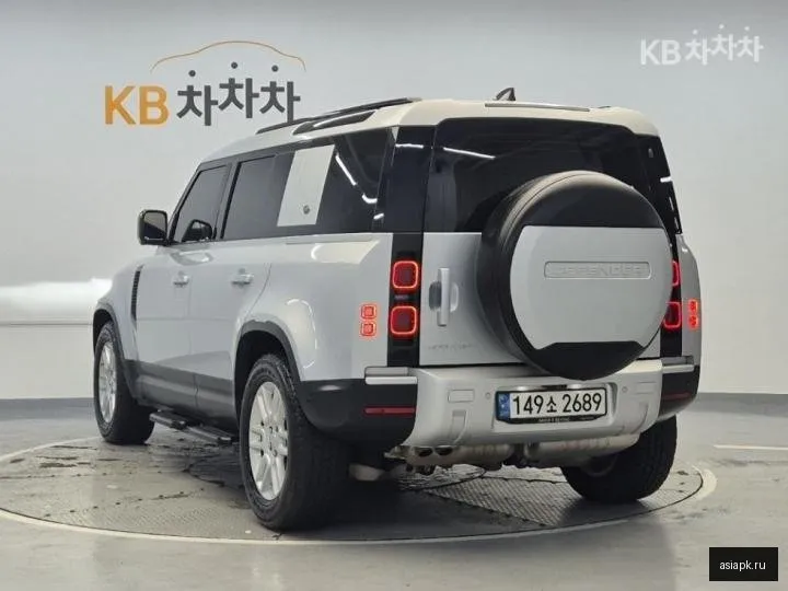 Land Rover Defender 2