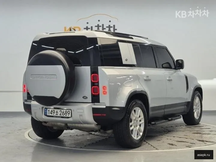 Land Rover Defender 3