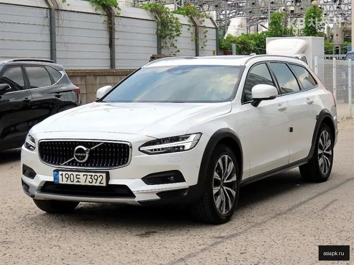 Volvo V90 2
