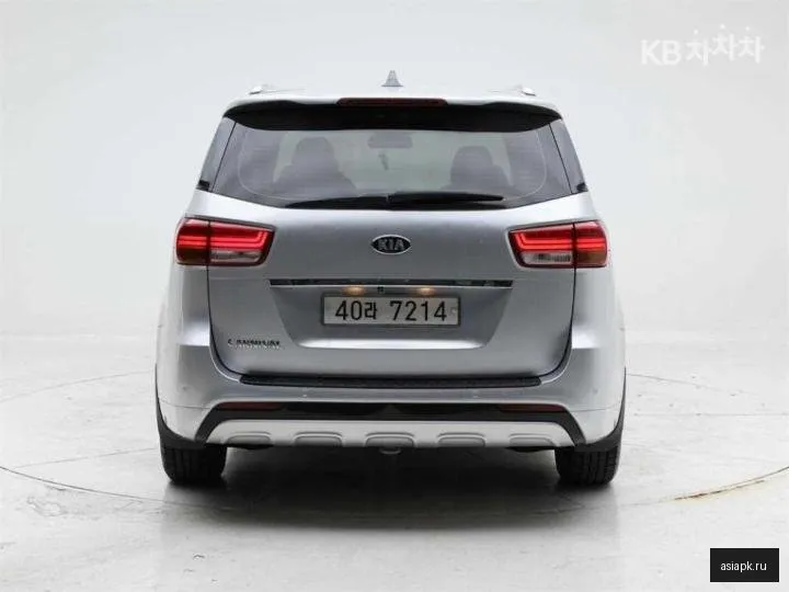 Kia Carnival 5